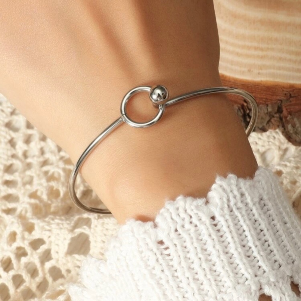 Round Minimalist Bangle Bracelet